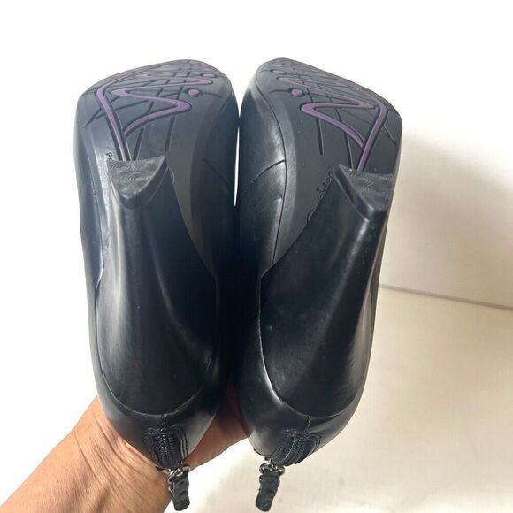 Earthies Womens 7 B Black Leather High Heels Slip On Classic Comfort Casual Pump - Picture 9 of 13